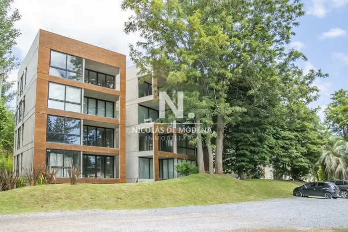 Vende apartamento en Edificio Be House, unidad de 2 dormitorios, Punta del Este