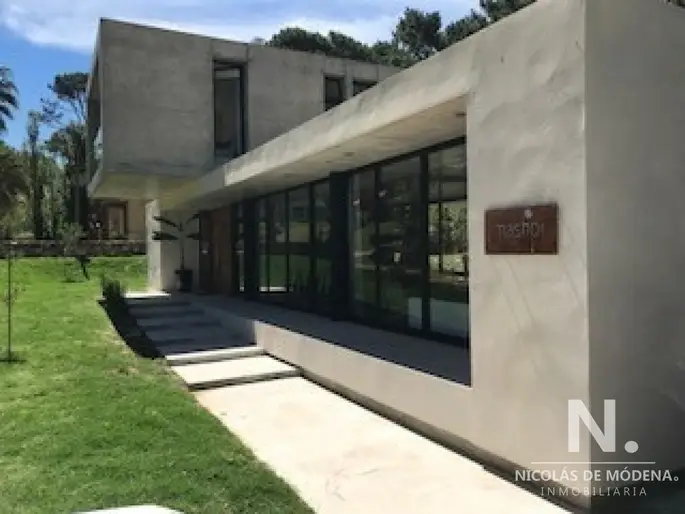 Espectacular casa en alquiler, Laguna Blanca