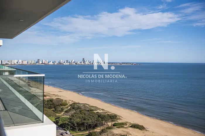 VENETIAN, PRIMERA FILA PLAYA MANSA , PUNTA DEL ESTE, FRENTE AL MAR