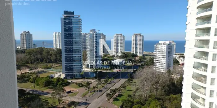 Pent house 3 dormitorios + dependencia de servicio! en Punta del Este!