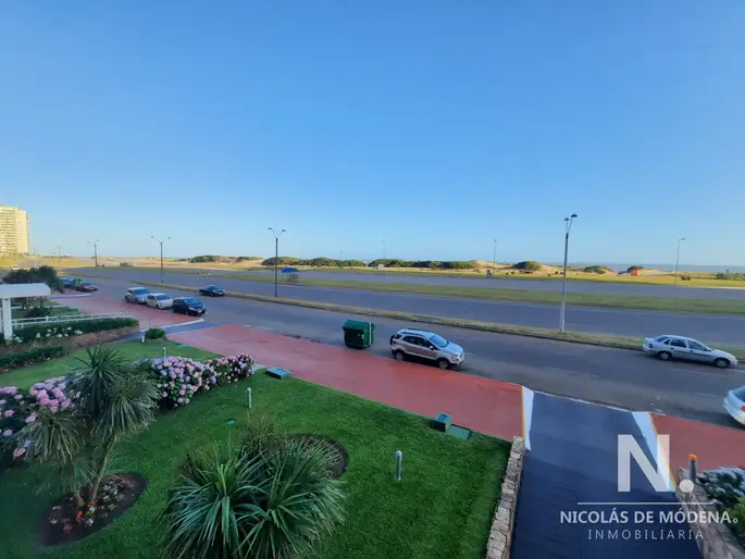 Departamento de 1 dormitorio en edificio Mare Nostrum  , Playa brava , Punta del este