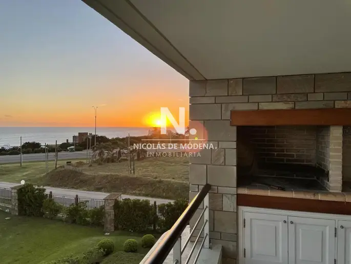 Comodo e iluminado departamento en venta de 2 dormitorios con preciosa vista al mar. Veramansa en Mansa, Punta del Este