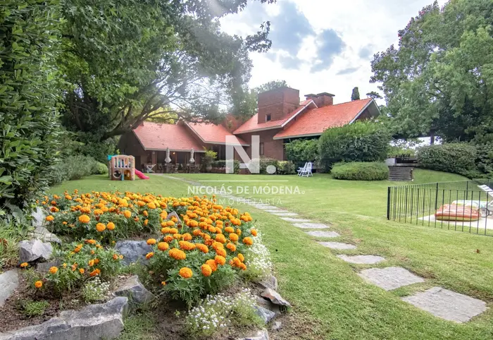 Espectacular chalet de gran tamaño, zona del Golf.