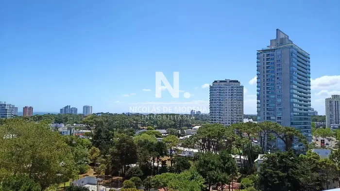 Departamento de 2 dormitorios en venta en Ocean Drive, proximo al mar.