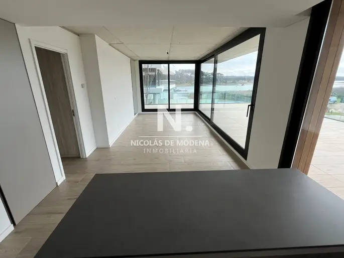 Departamento de 2 dormitorios con 2 baños en venta, gran terraza. Walmer Lagoon