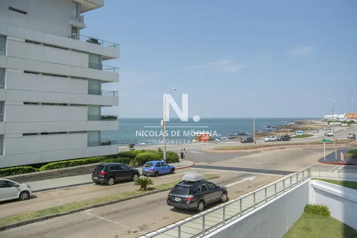 Hermosa vista y cómodos espacios a pasos del mar.