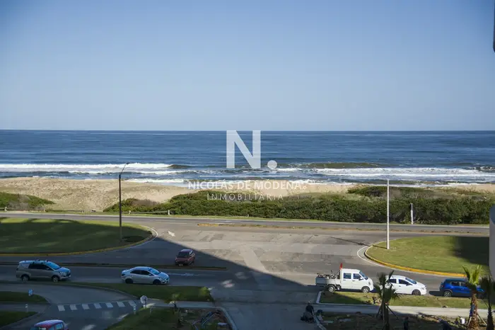 Departamento de 2 suite en venta frente al mar torre permium. Trump Tower