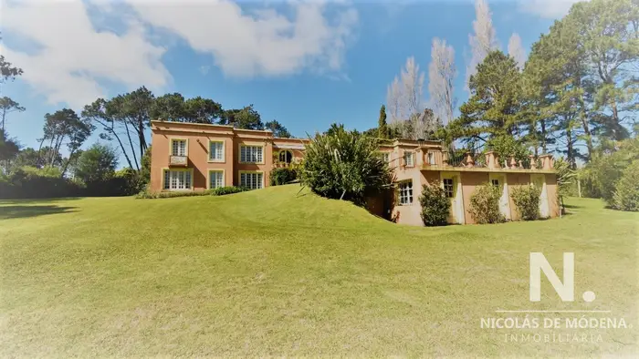 VILLA ITALIANA EN PLENO CORAZÓN DEL GOLF