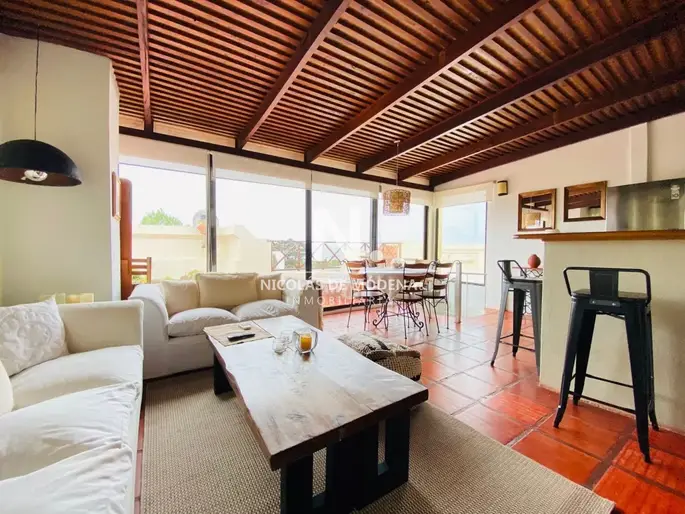 Impecable departamento, comodo e iluminado.