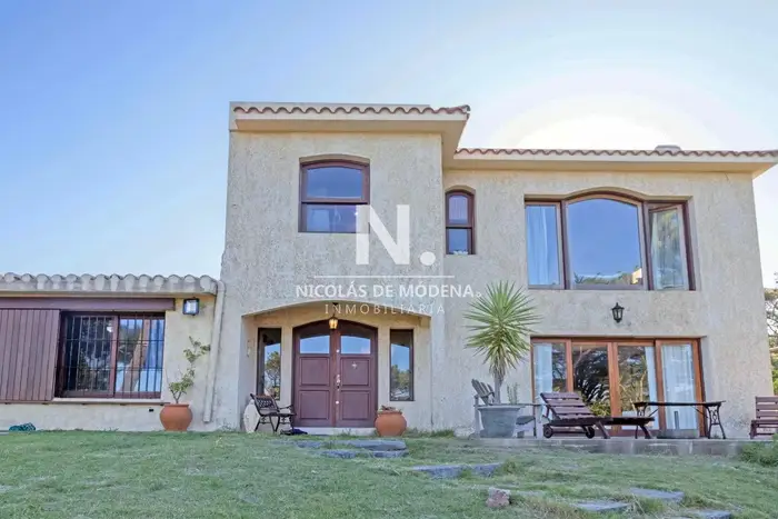 Chalet en venta en San Rafael proximo al mar. 5 dormitorios + dep.