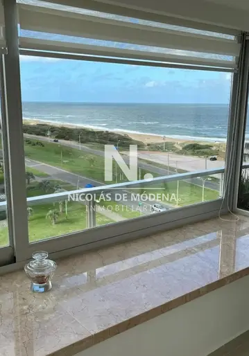 Departamento de 3 dormitorios en venta en Torre emblematica