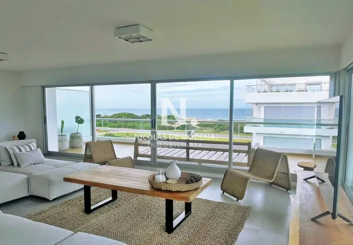 Apartamento en Venta de 3 dormitorio en Playa Brava , Punta  del este