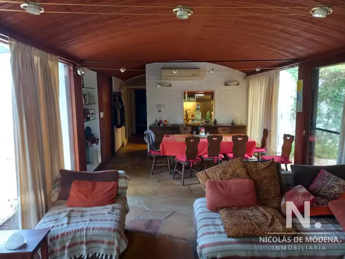 Casa en venta, a pocos metros del mar