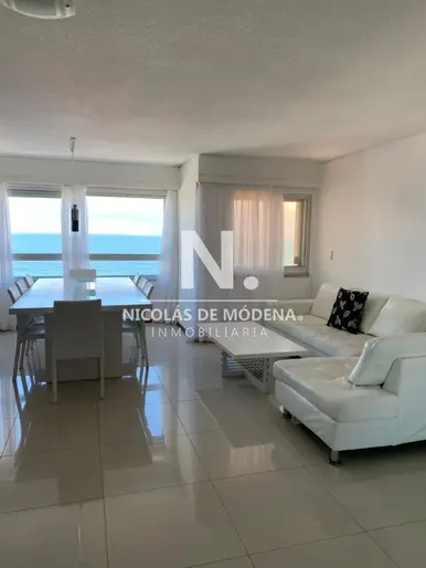 Departamento en venta de 3 dormitorio con excelente vista, Peninsula , Punta del este