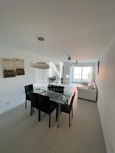 Apartamento de 2 dormitorios en venta en Punta del Este