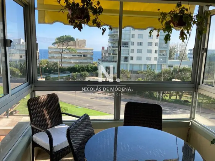 Apartamento en Venta de 3 Dormitorios con 3 Baños en Mansa - Punta del Este