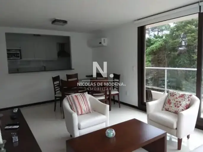 Alquila departamento de 2 dormitorios en Roosevelt- Punta del Este