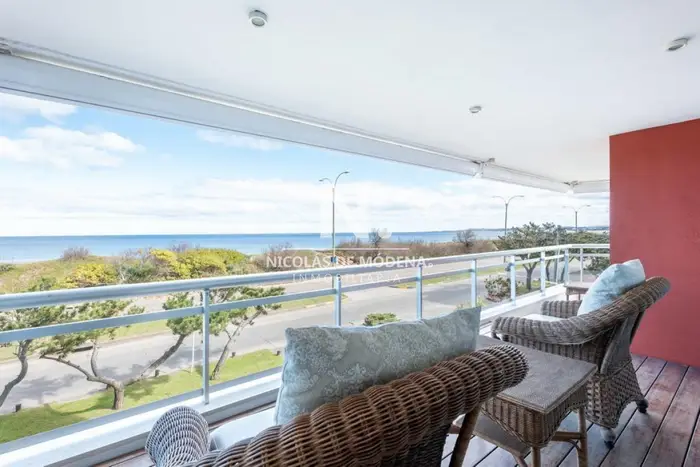 Apartamento de 3 dormitorios en Edificio Acapulco Beach , Punta del este , Playa Mansa