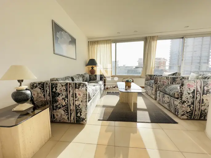 Departamento de 2 dormitorios en venta en Península - Punta del Este