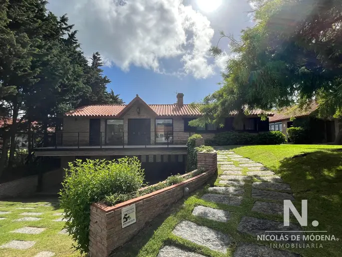 Casa en Venta de 4 dormitorios en Playa Mansa , Punta del este