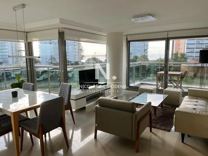Departamento de 2 dormitorios en alquiler en Torre Imperiale