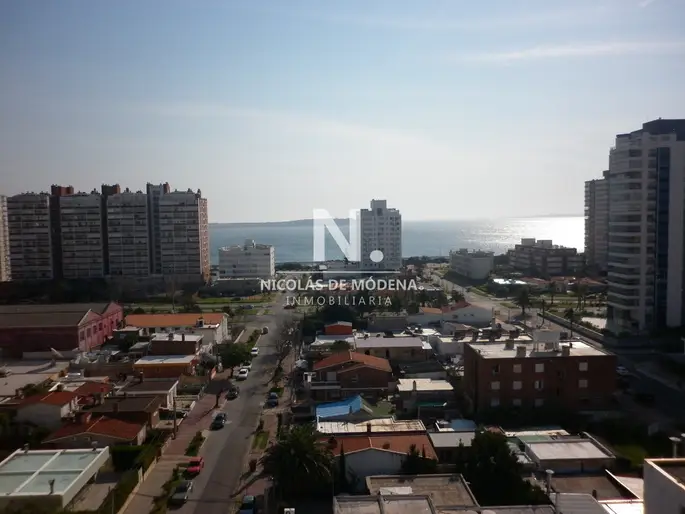 Vende apartamento de 2 dormitorios en Punta del Este