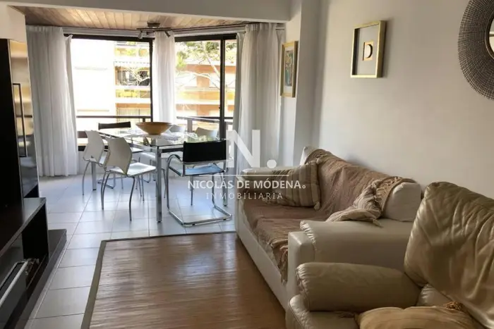 Vende Apartamento de 3 dormitorios ubicado en Peninsula Punta del Este