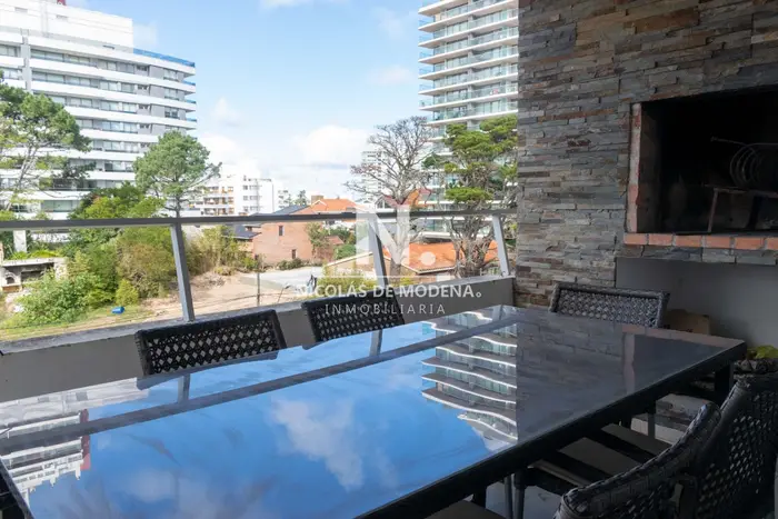 Apartamento en Brava - Punta del Este en venta de 3 dormitorios.