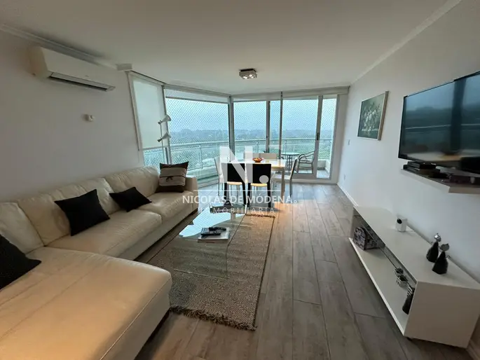 Penthouse de 3 dormitorios en venta a metros de Playa Brava