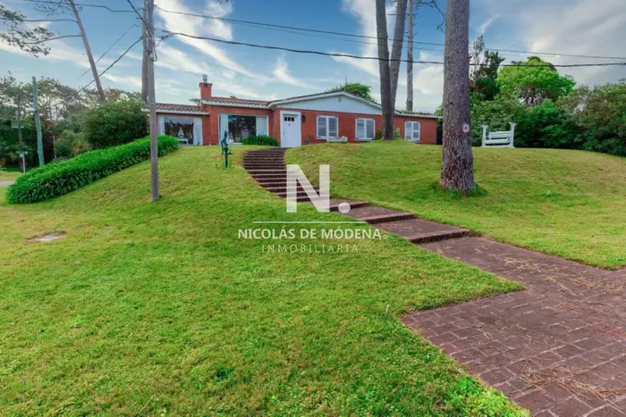 Casa de 4 dormitorios Alquiler en Punta del Este