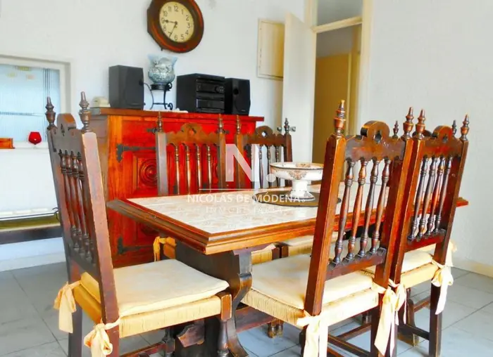 En venta apartamento de 2 dormitorios, en Peninsula con vista al puerto.