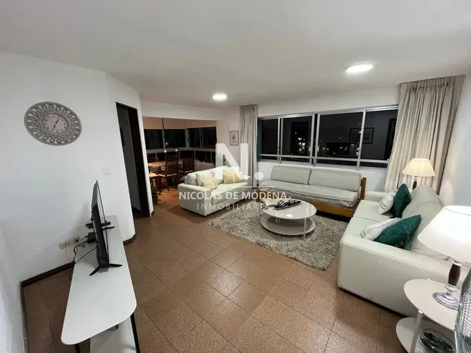 Vende apartamento de 2 dormitorios en Punta del Este