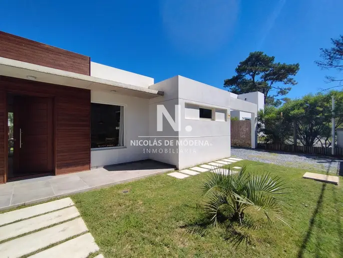 En venta casa en La Barra de 3 Dormitorios