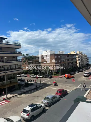 En venta apartamento en Península - Punta del Este de 2 dormitorios.
