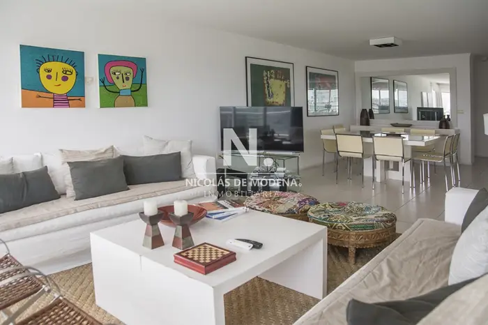 Vende apartamento de 3 dormitorios + dependencia , en brava , Punta del Este