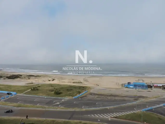Apartamento en Venta de 3 dormitorios Frente al Mar , Playa Brava , Punta del este