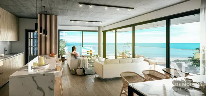 Vende departamento de 3 dormitorios a metros del mar en Playa Mansa, Punta del Este.