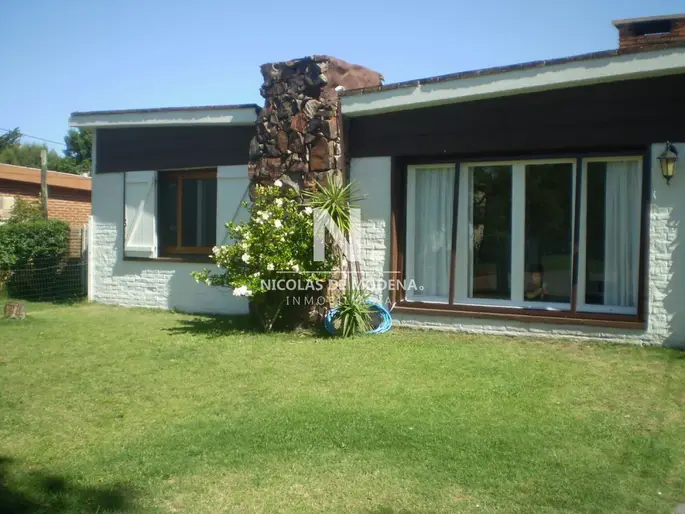 Venta de espectacular casa en una planta con 3 dormitorios en Mansa - Punta del Este