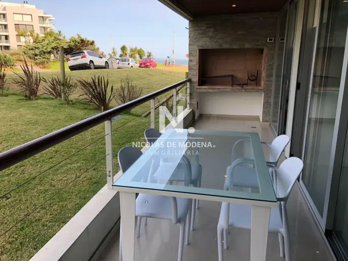 En venta espectacular apartamento de 2 dormitorios en Punta del Este.