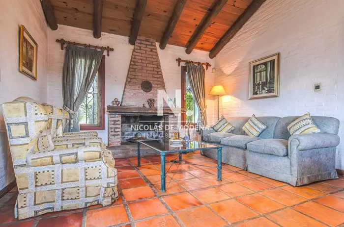 En venta impecable casa de 3 dormitorios, en Cantegril Punta del Este.