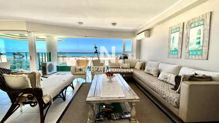 Apartamento de 4 dormitorios en venta, Brava - Punta del Este.