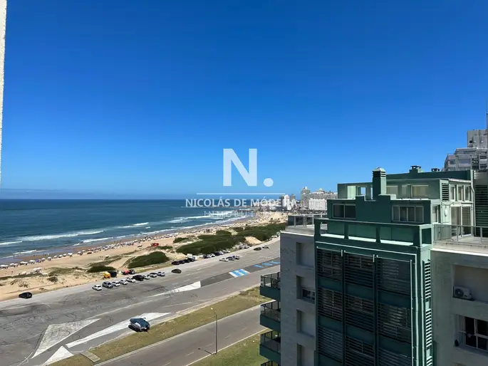 Apartamento de 2 dormitorios en Venta , Playa Brava , Punta del este