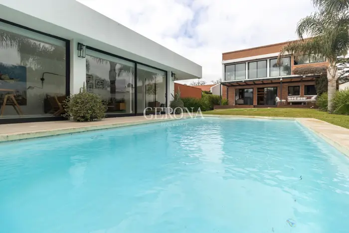 Venta casa de 4 dormitorios en Punta Gorda.