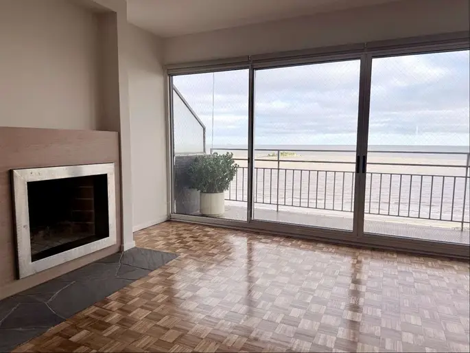 Rambla Malvín Alquiler Apartamento 3 dormitorios garaje luminoso