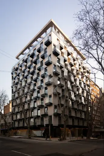Alquiler apartamento un dormitorio con garaje al frente terraza luminoso Centro