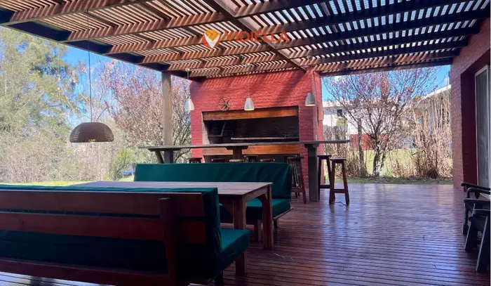 Venta casa en Altos De La Tahona, 3 Dormitorios y Servicio