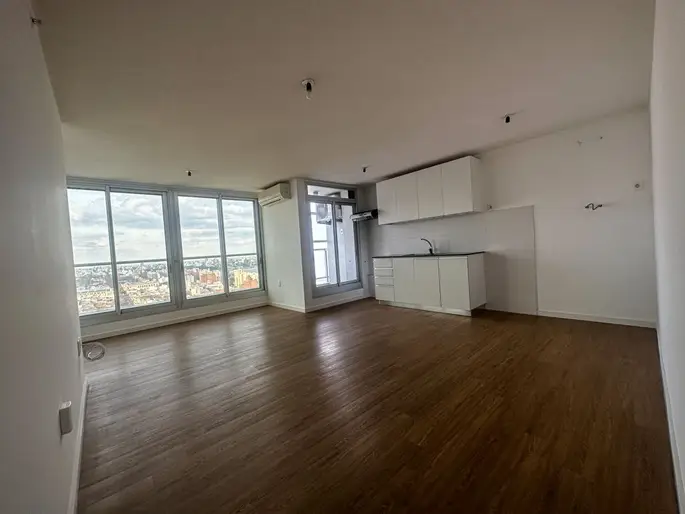 Venta apto 1 dormitorio con terraza y garaje en Barrio Sur