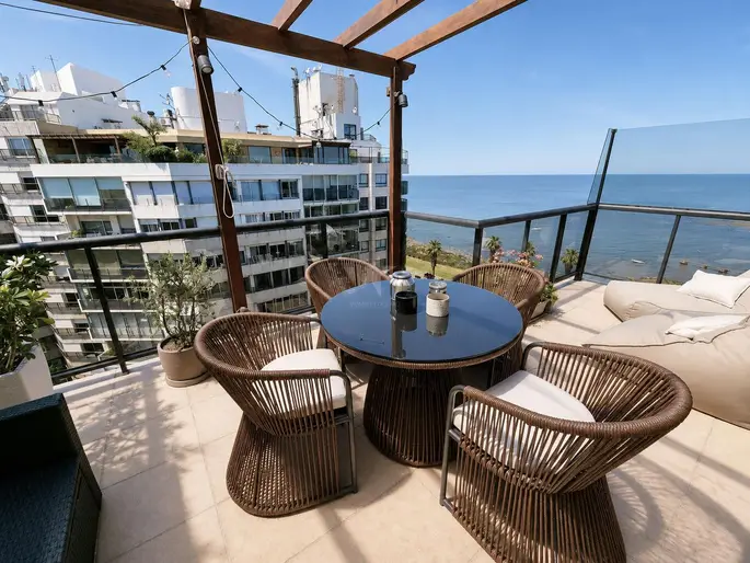 ALQUILER APTO VILLA BIARRITZ 3 DORM - 4 BAÑOS - SERVICIO - 2 TZAS - 3 GGES