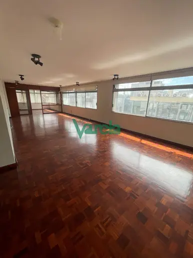 VENTA Oficina, Cuidad Vieja,75 m2 ,baño, cocina, luminosa, todo a nuevo