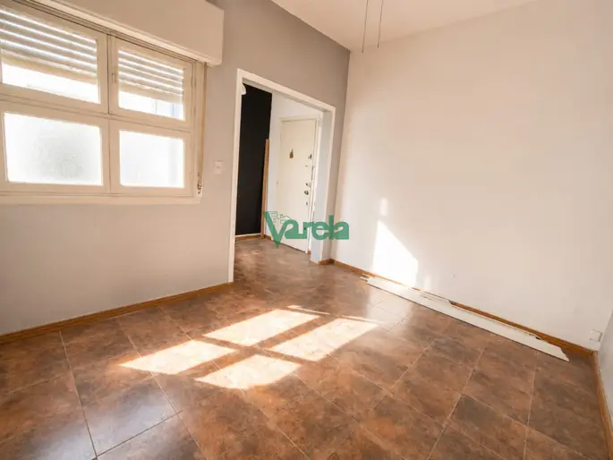 Venta apartamento Cordon 1 dormitorio ascensor a 200 mts de 18